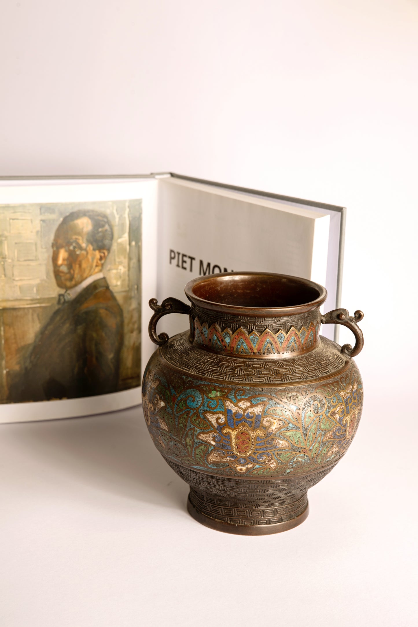 Cloisonné pot