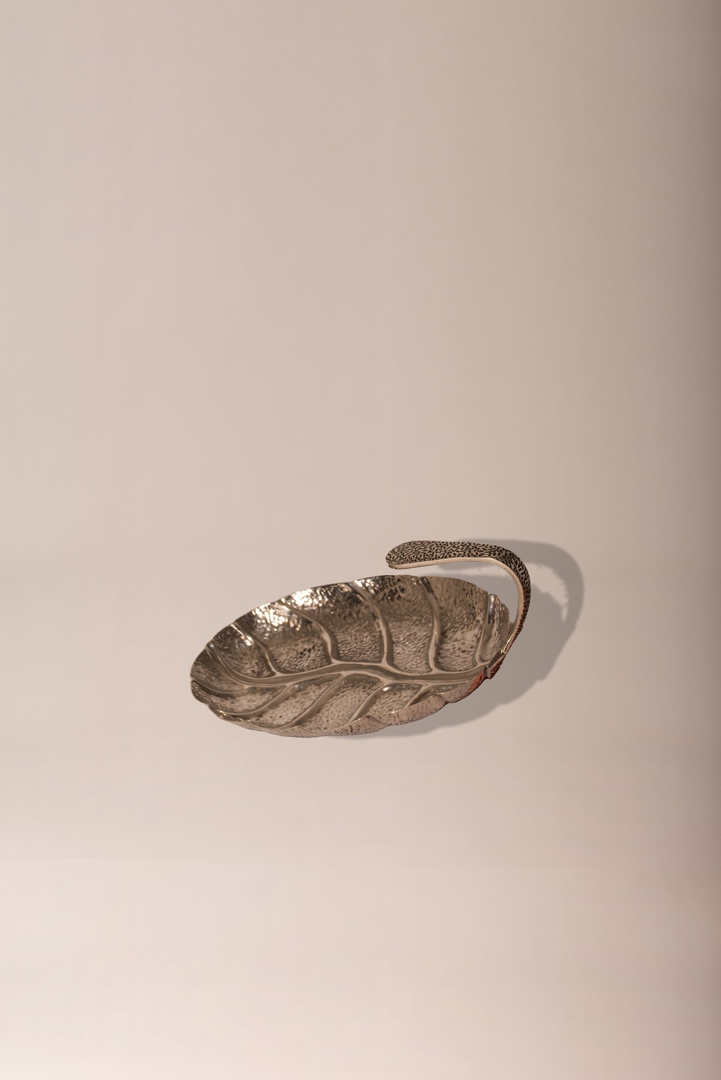 Leaf tray