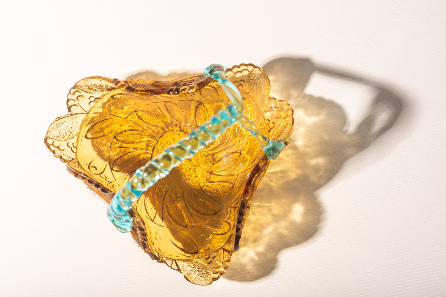 Glass basket and teacups